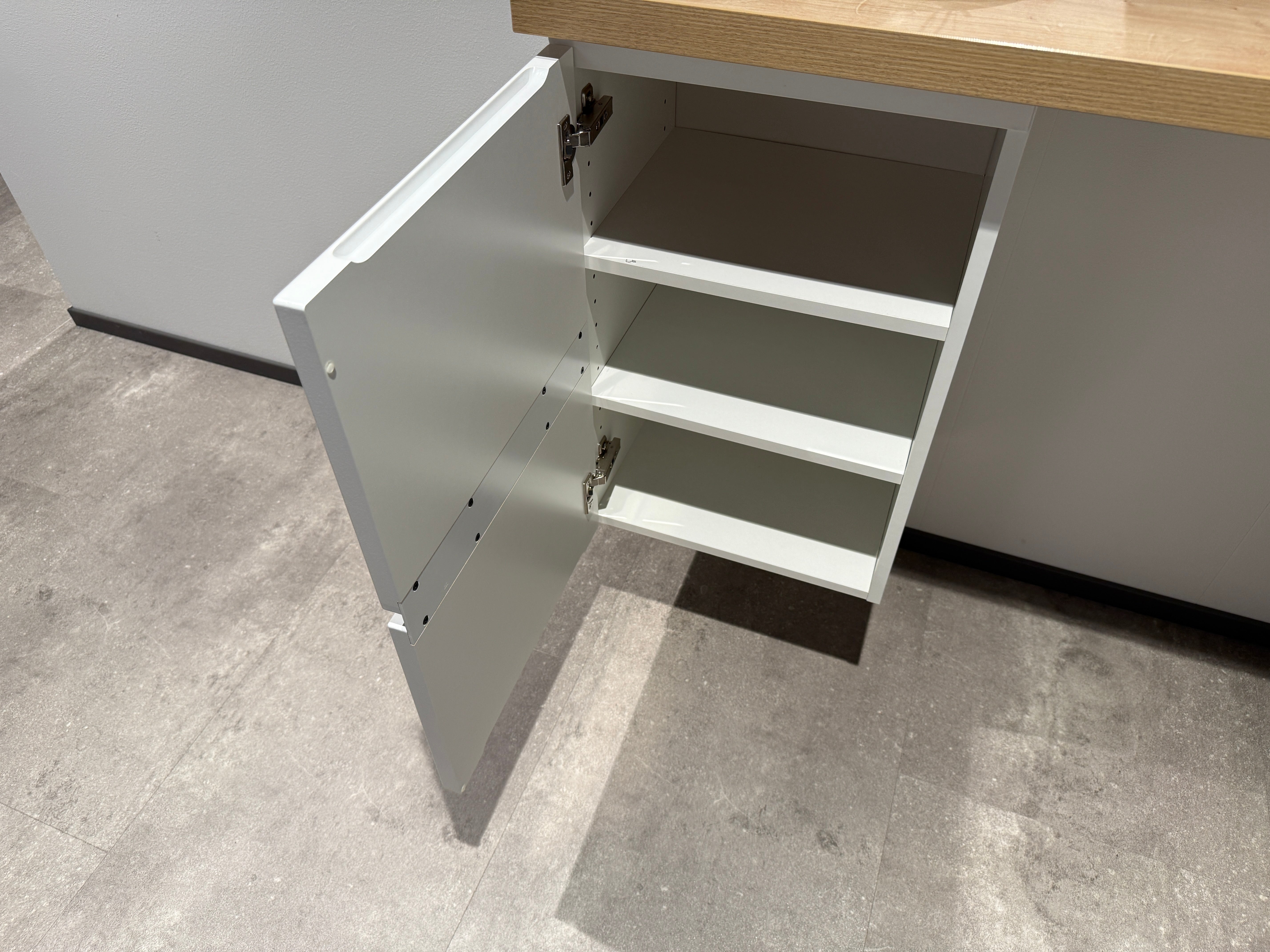 KVN8 - Mano white badset