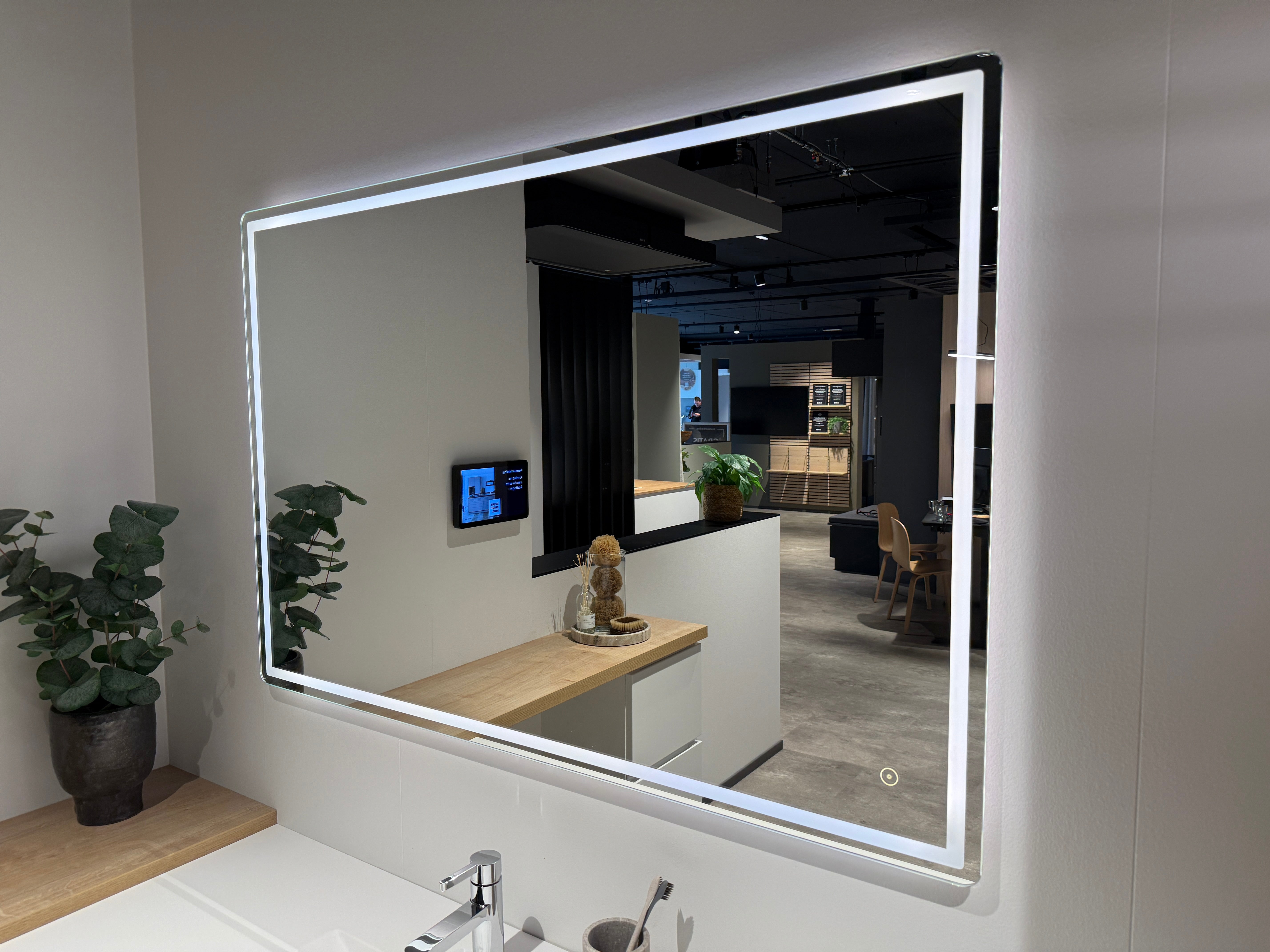 KVN8 - Mano white badset