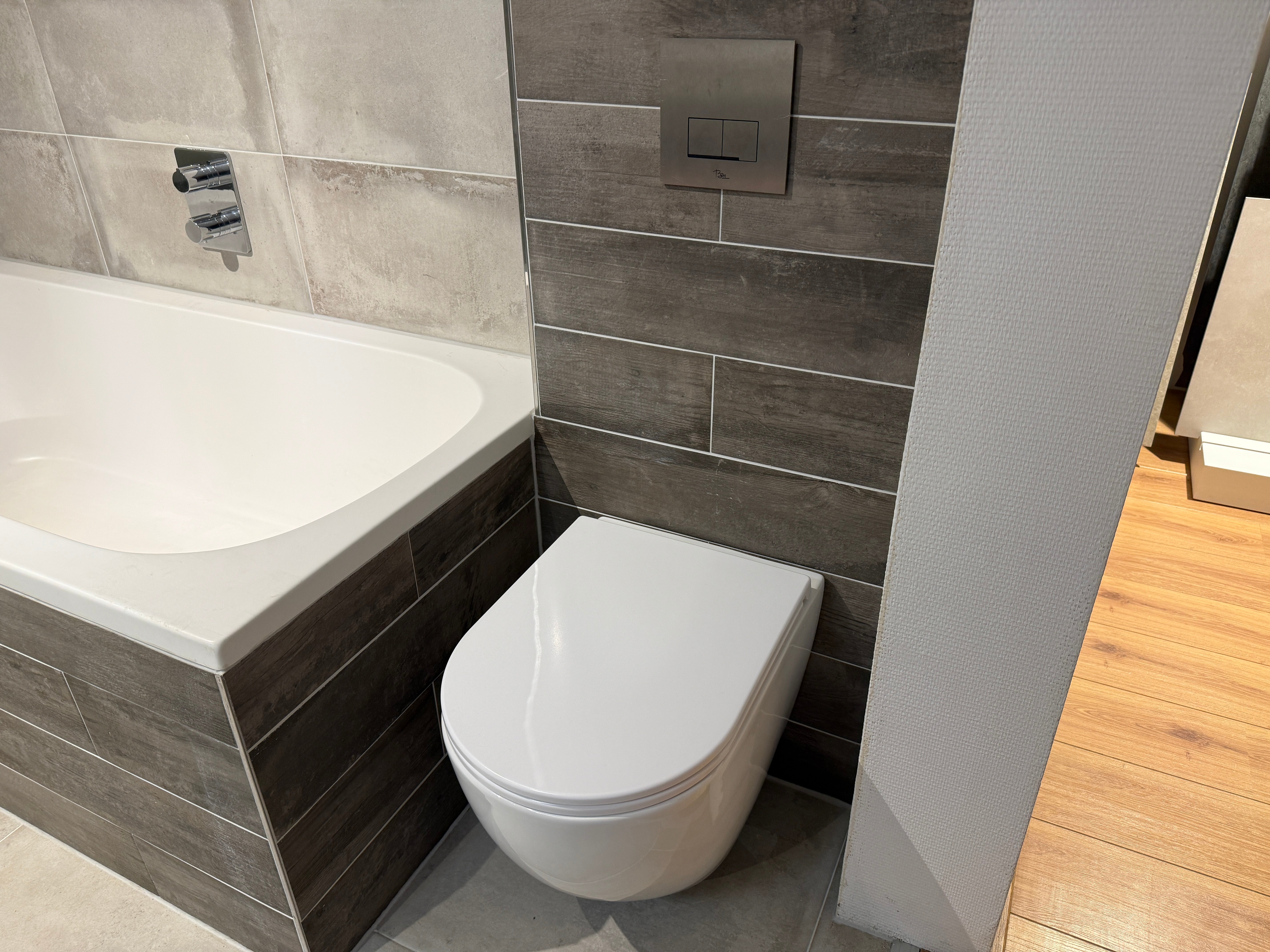 014 - Witte wandcloset