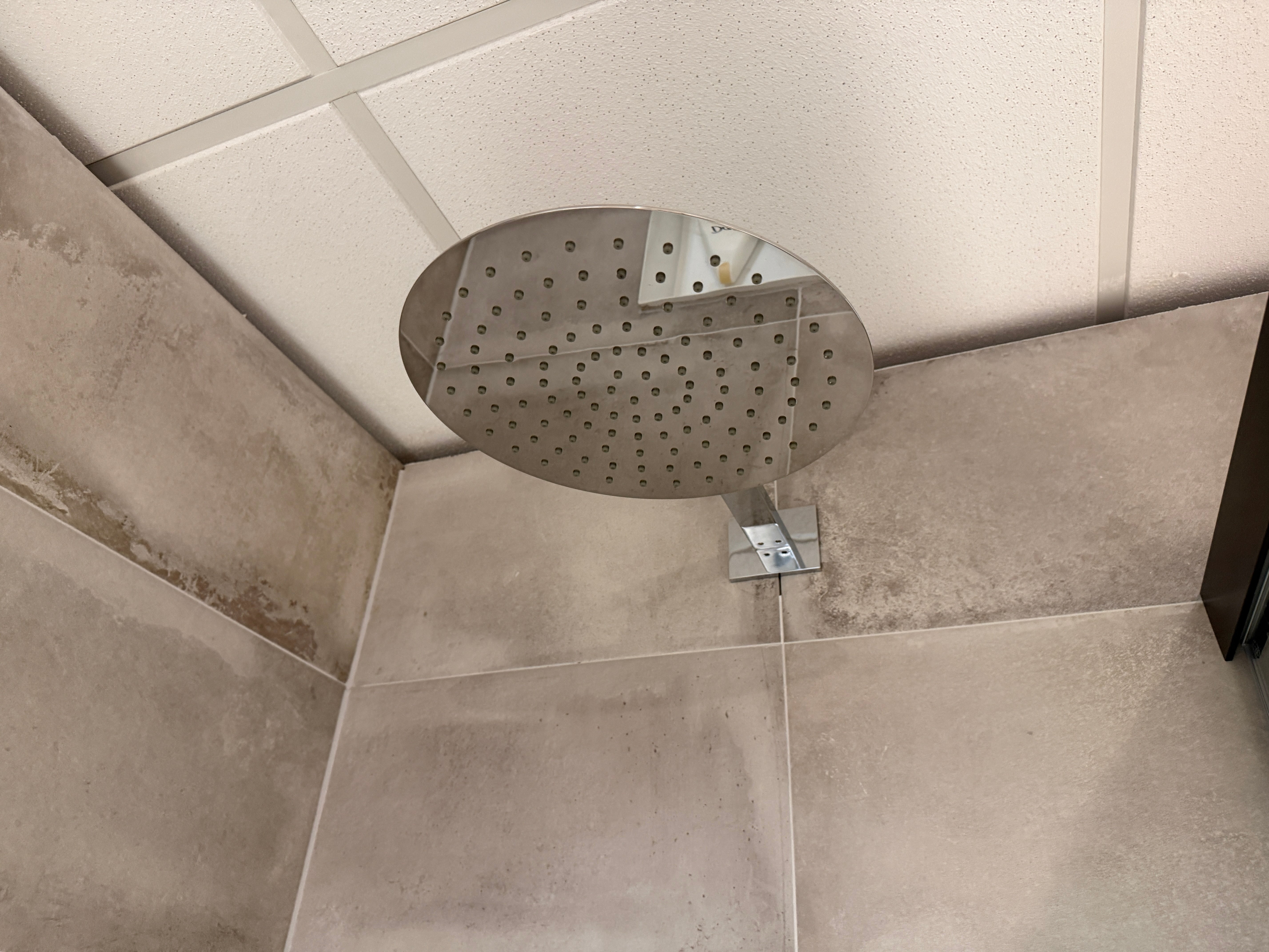 013 - Regendoucheset Chroom