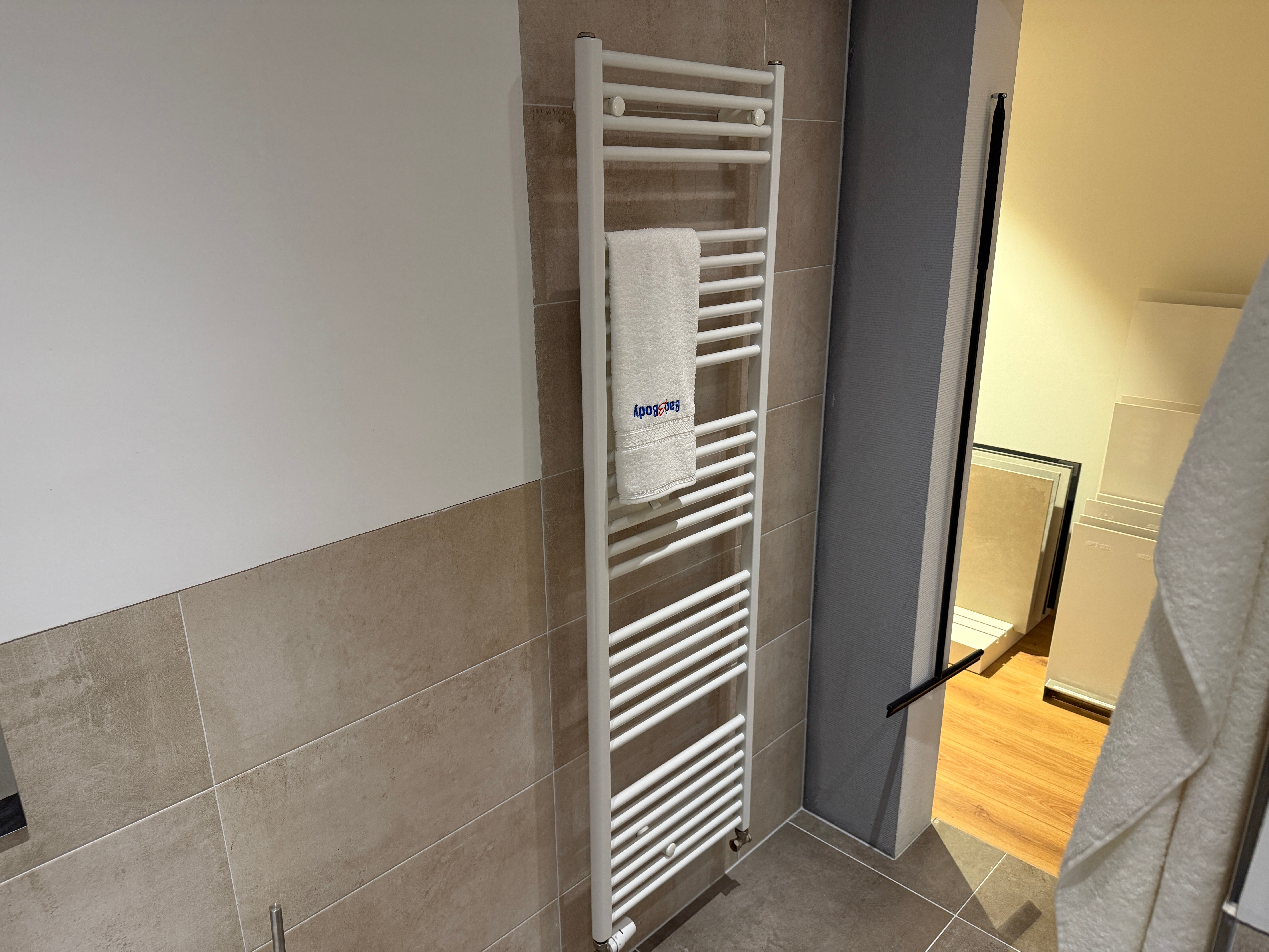 031 - Witte designradiator