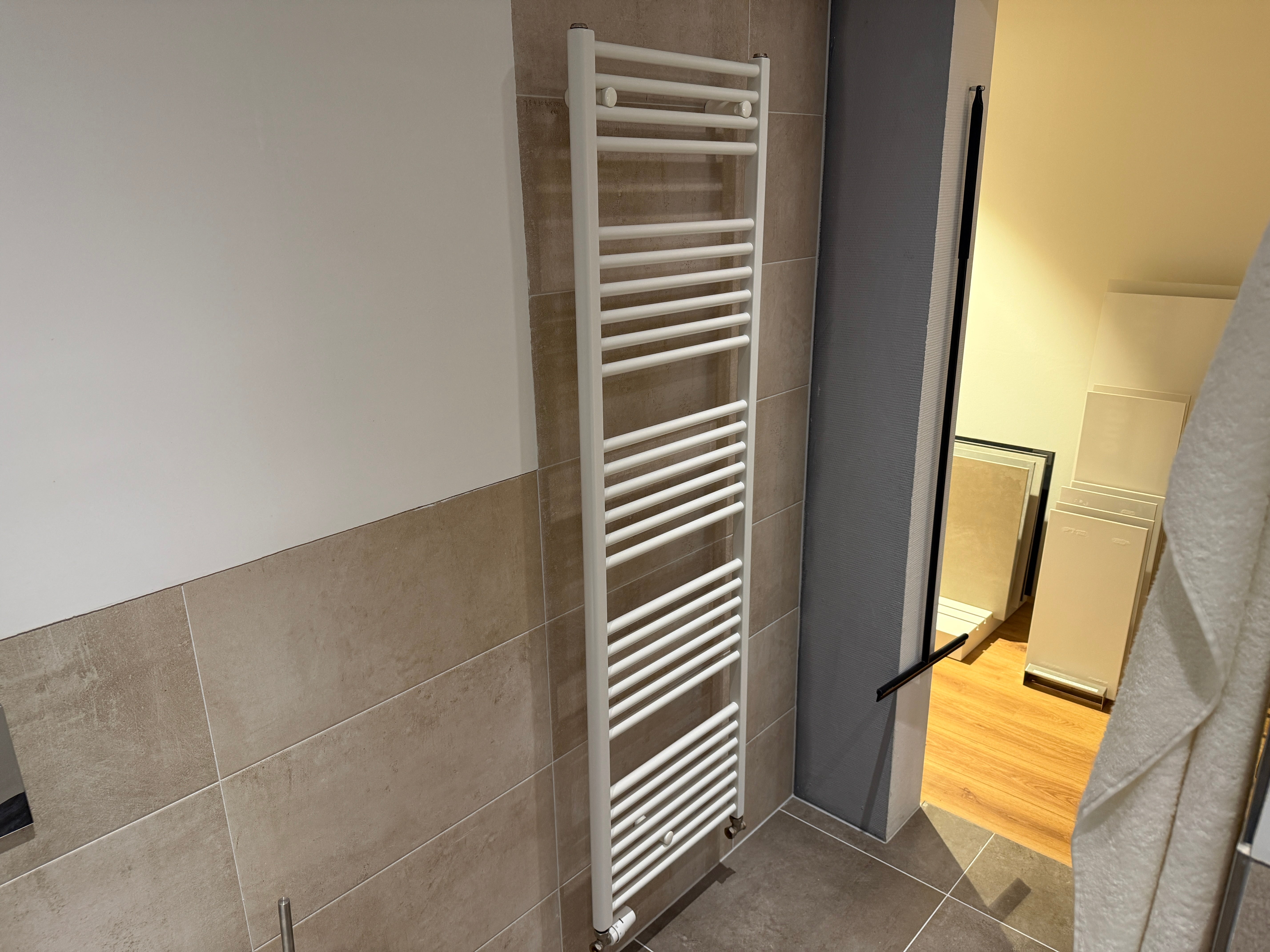 031 - Witte designradiator