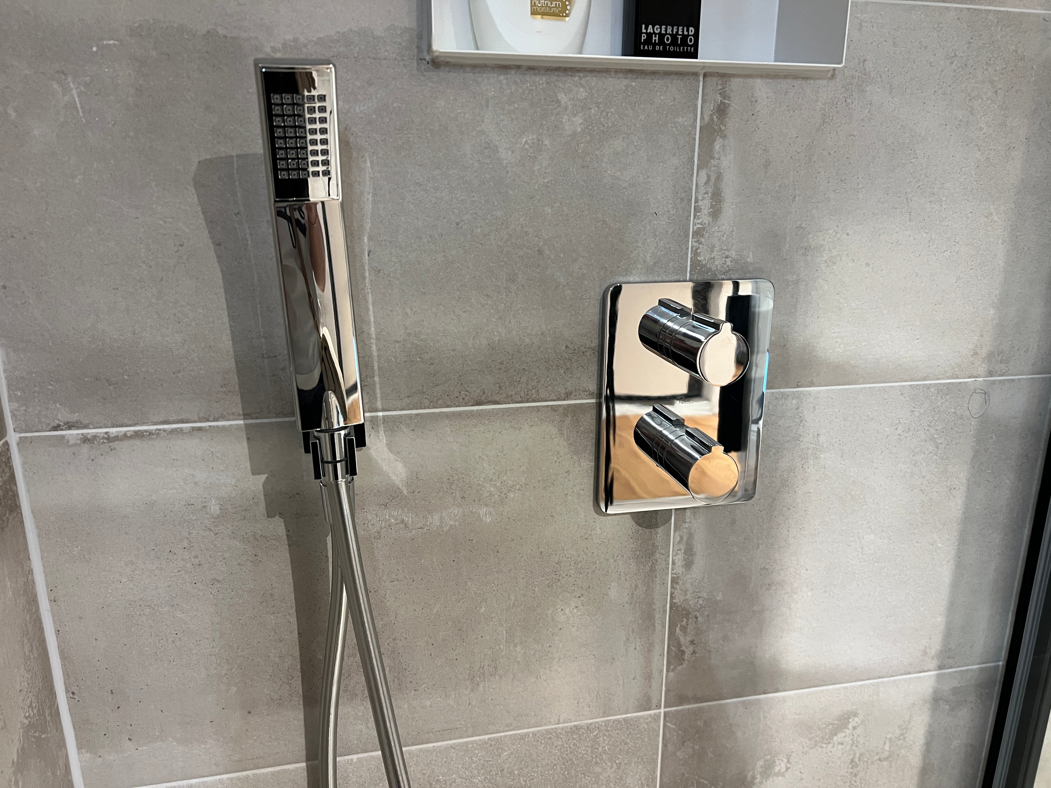 013 - Regendoucheset Chroom
