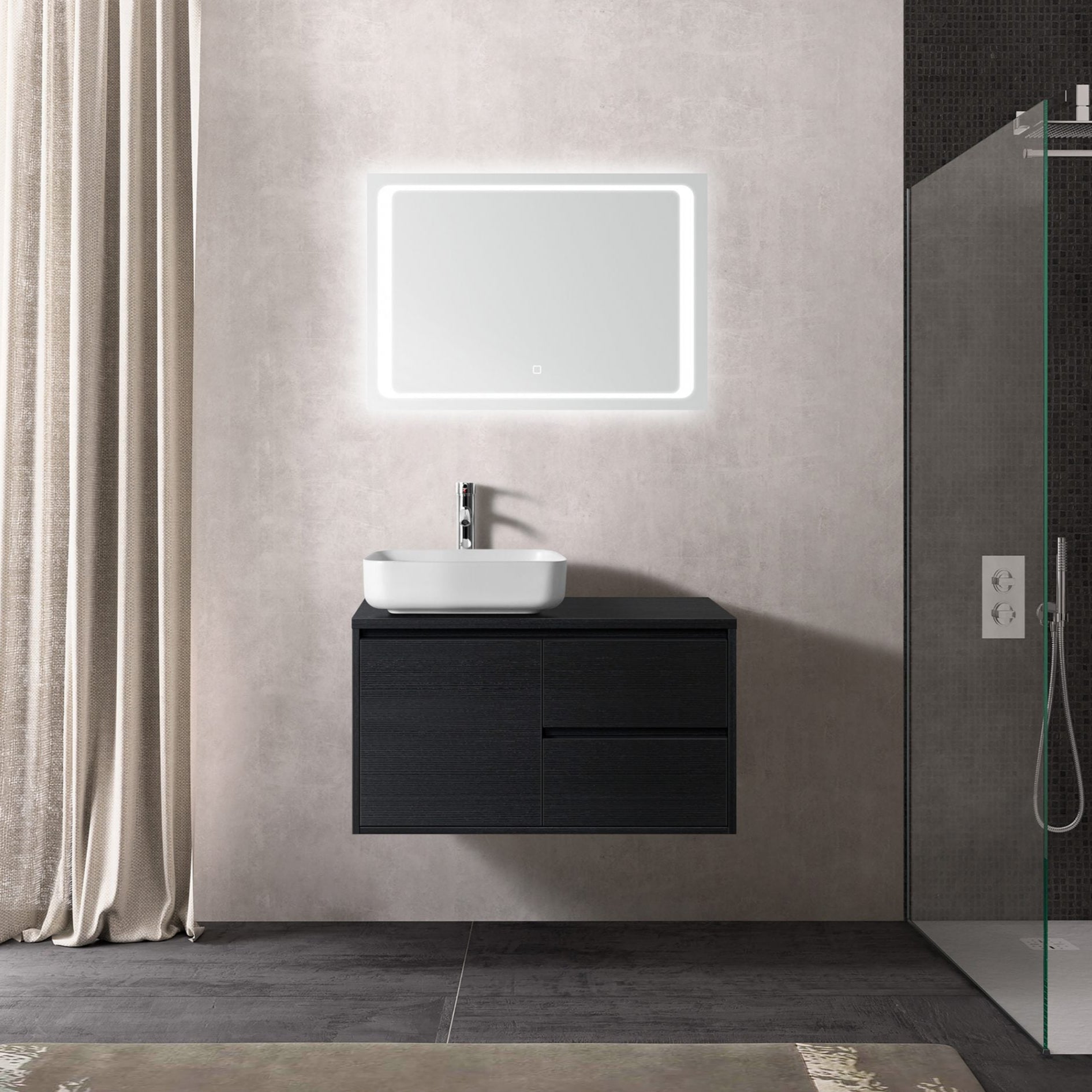 Moderne badkamer met wastafelmeubel, verlichte rechthoekige spiegel en grijze wandtegels.