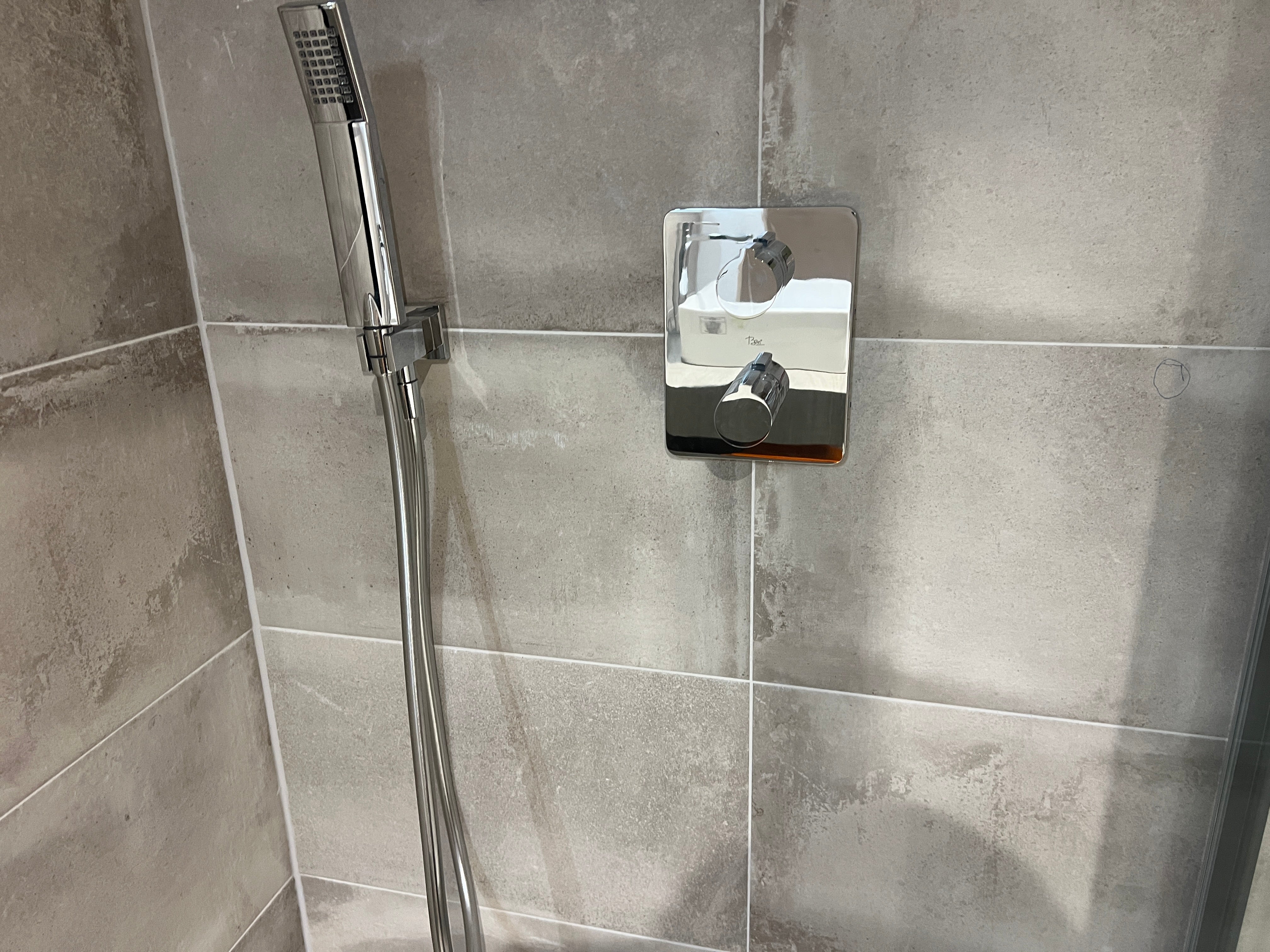 013 - Regendoucheset Chroom